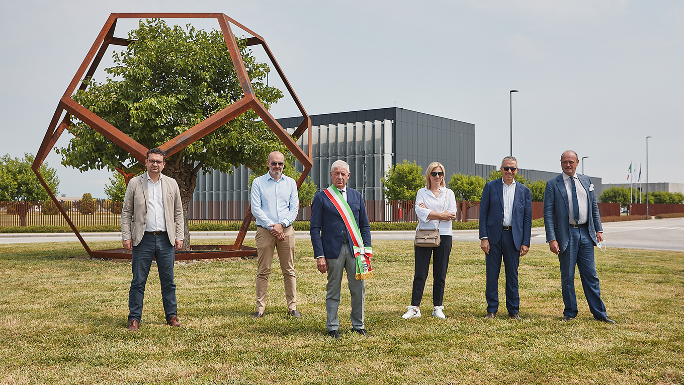 Con il “Dodecaedro e il gelso” di Leonardo, Cereal Docks Group si prepara al futuro