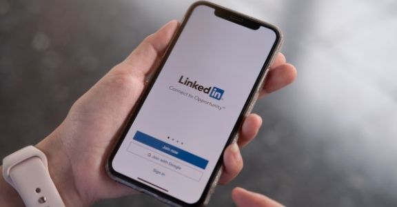 Video e slide "LinkedIn revolution: come cambia il posizionamento con le nuove funzionalità"