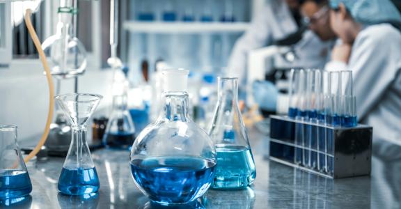 Ccnl industria chimica farmaceutica 15-04-2025 : contributo straordinario lavoratori